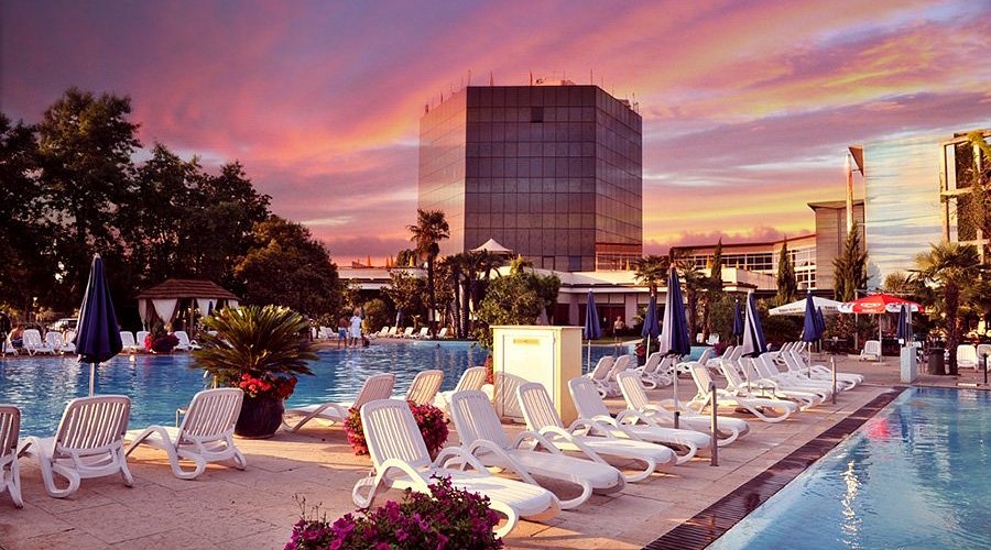 Hotel Antares exterior